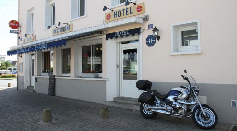 Hotel Restaurant L'Avenir Saint-Pierre-des-Corps Buitenkant foto
